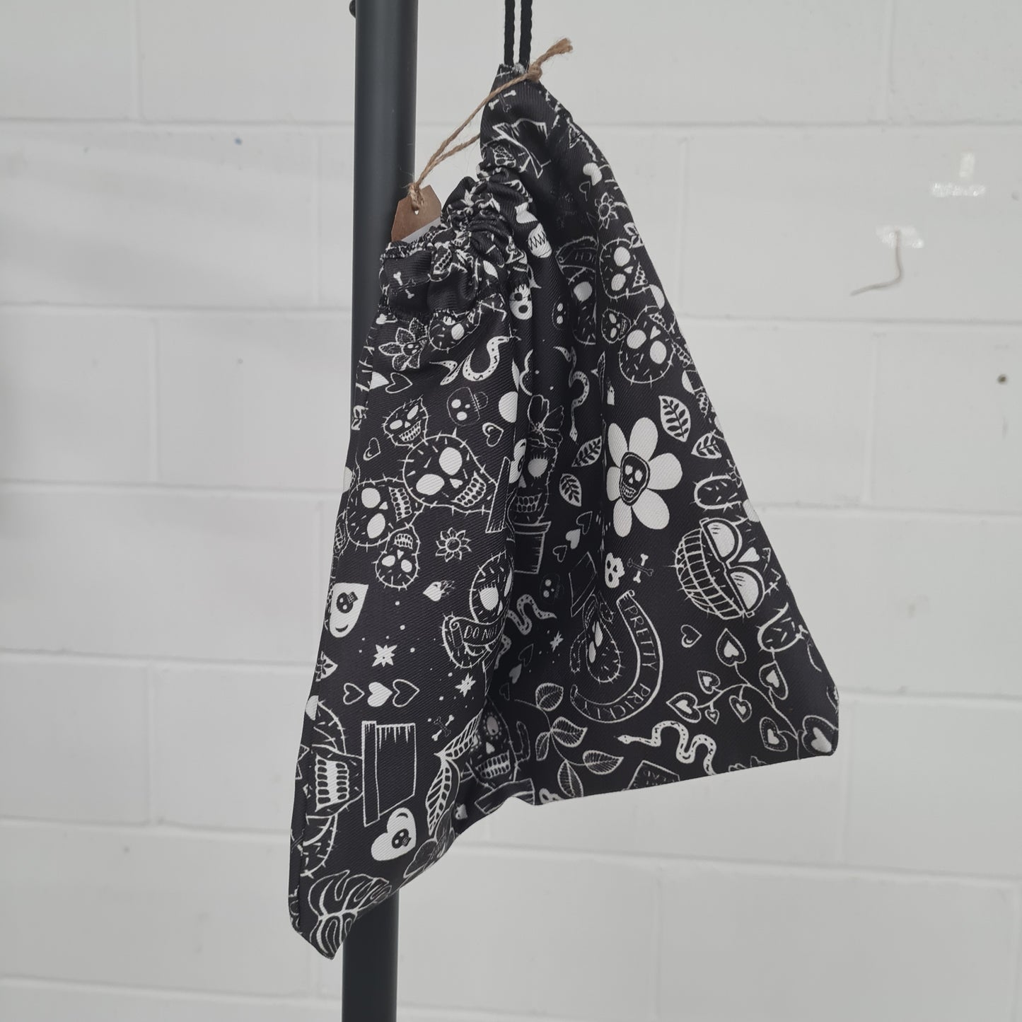 Drawstring Makeup bag - Black