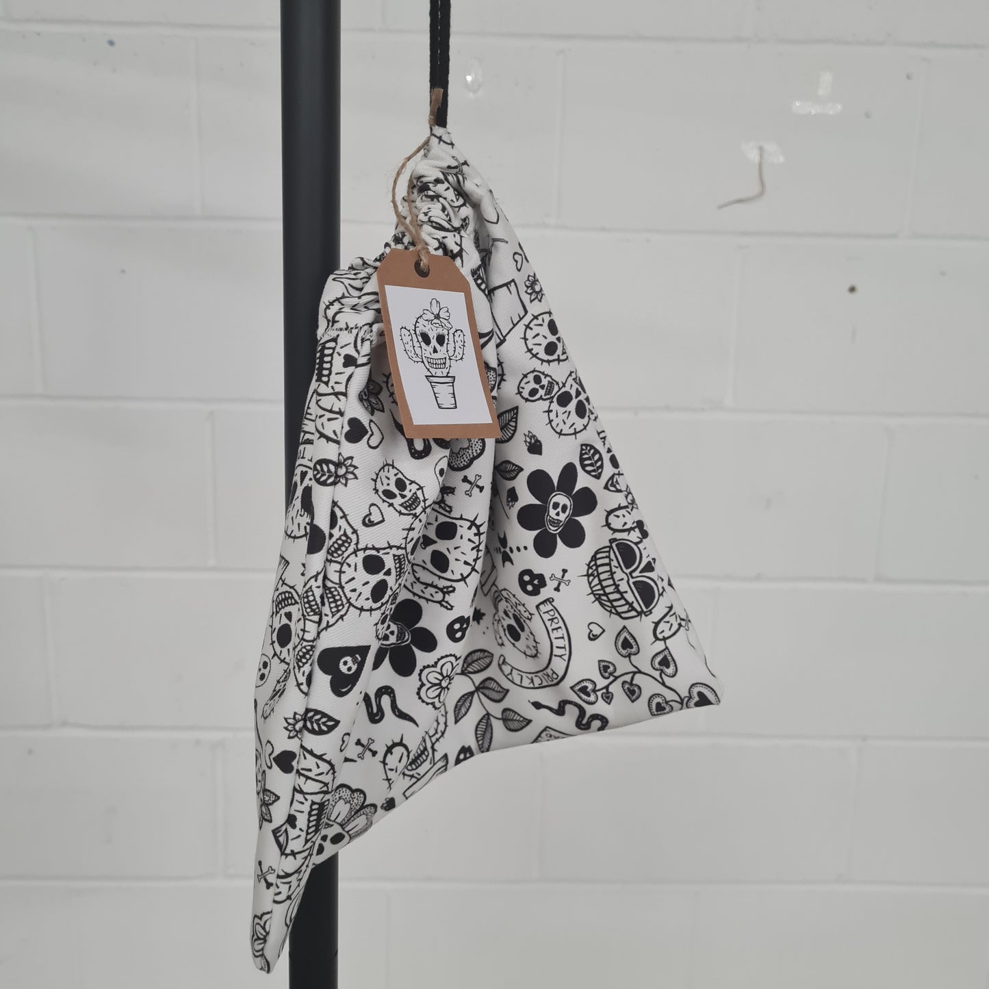 Drawstring Makeup bag - White