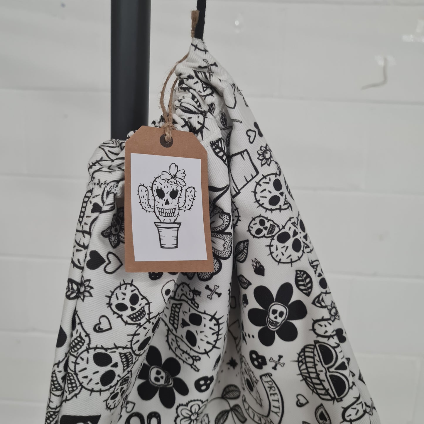 Drawstring Makeup bag - White