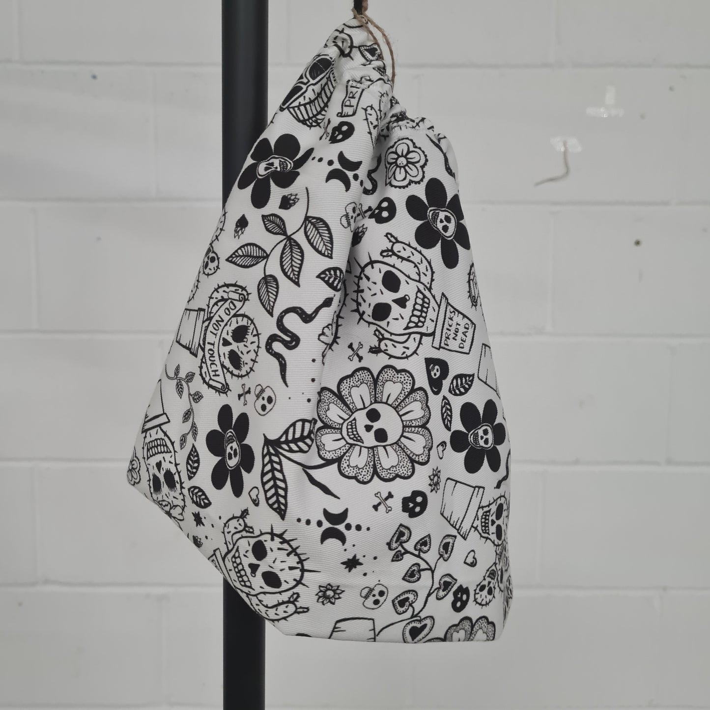 Drawstring Makeup bag - White