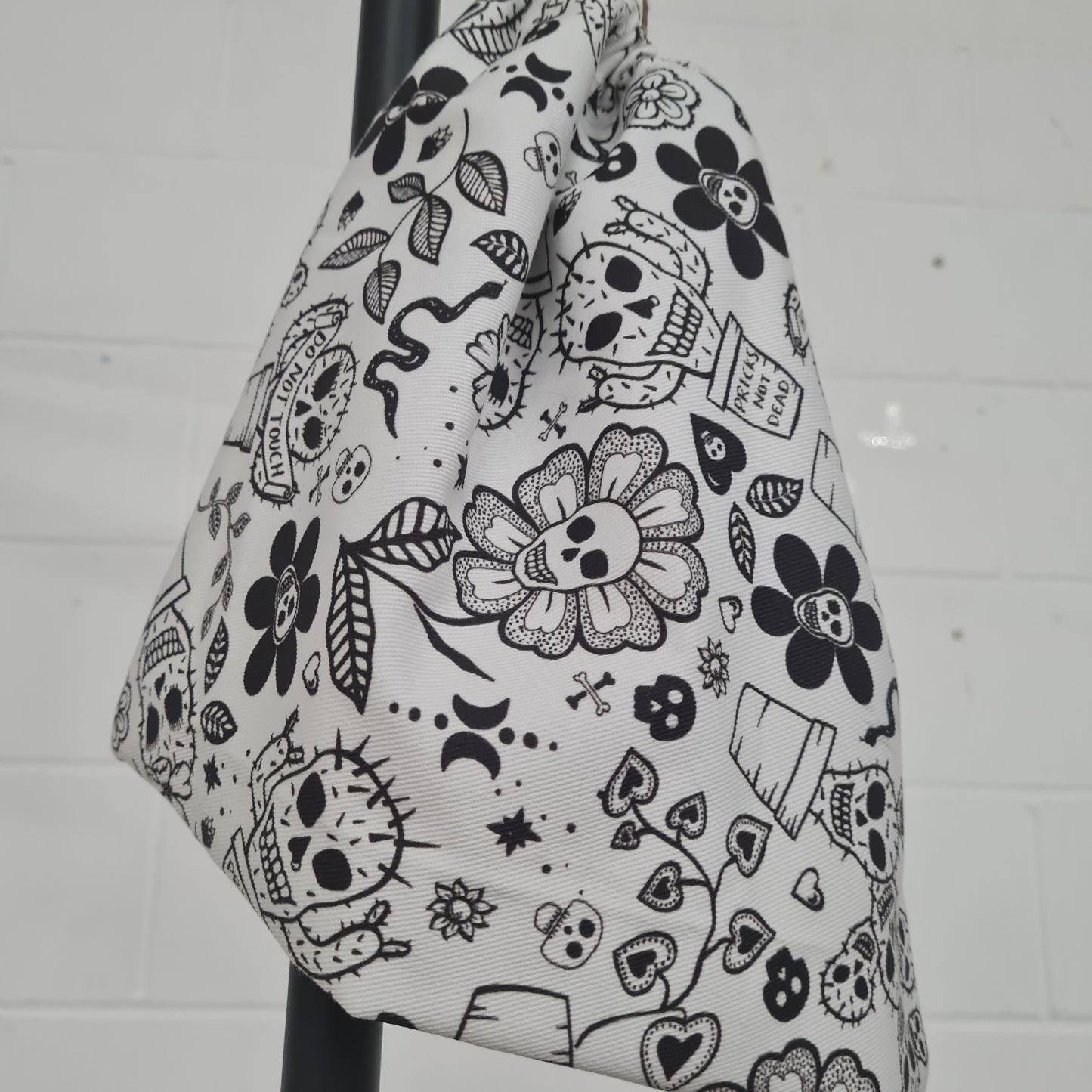 Drawstring Makeup bag - White