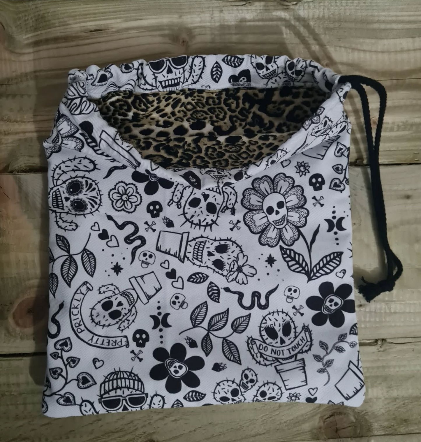 Drawstring Makeup bag - White